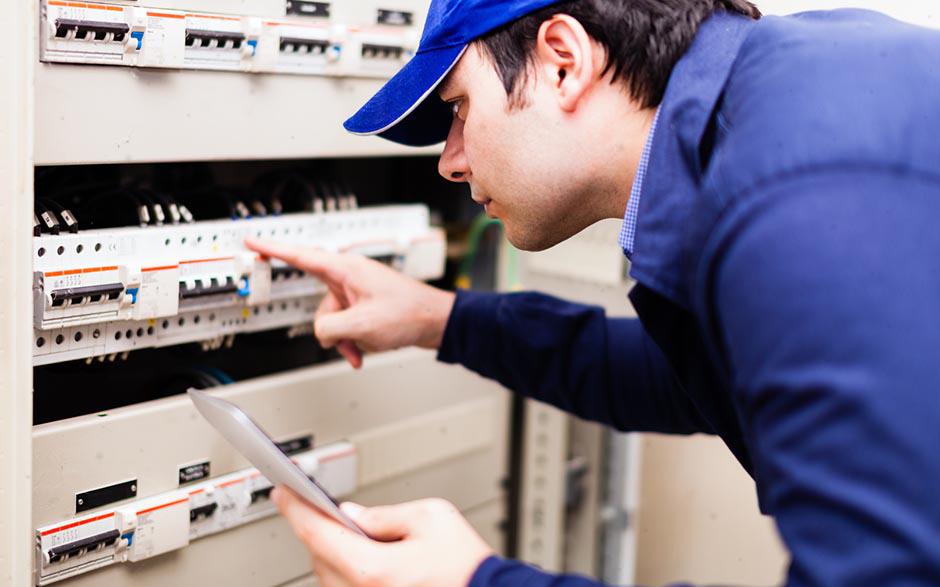 cherche électricien pas cher Paris 3